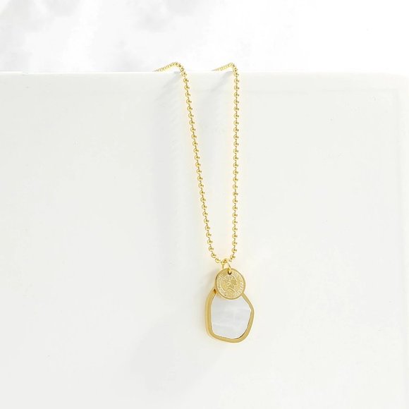 New 18K Gold Plated Shell Coin Necklace - Picture 7 of 7